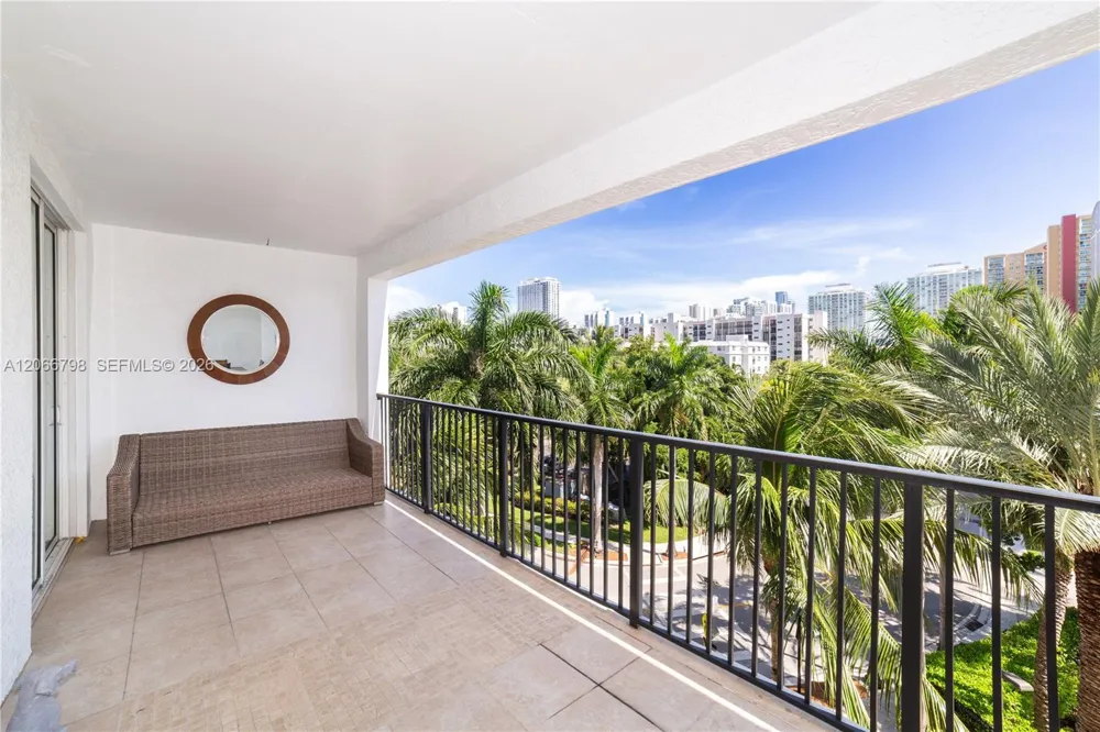 17100 Bay Rd #1501 Sunny Isles Beach, FL 33160
