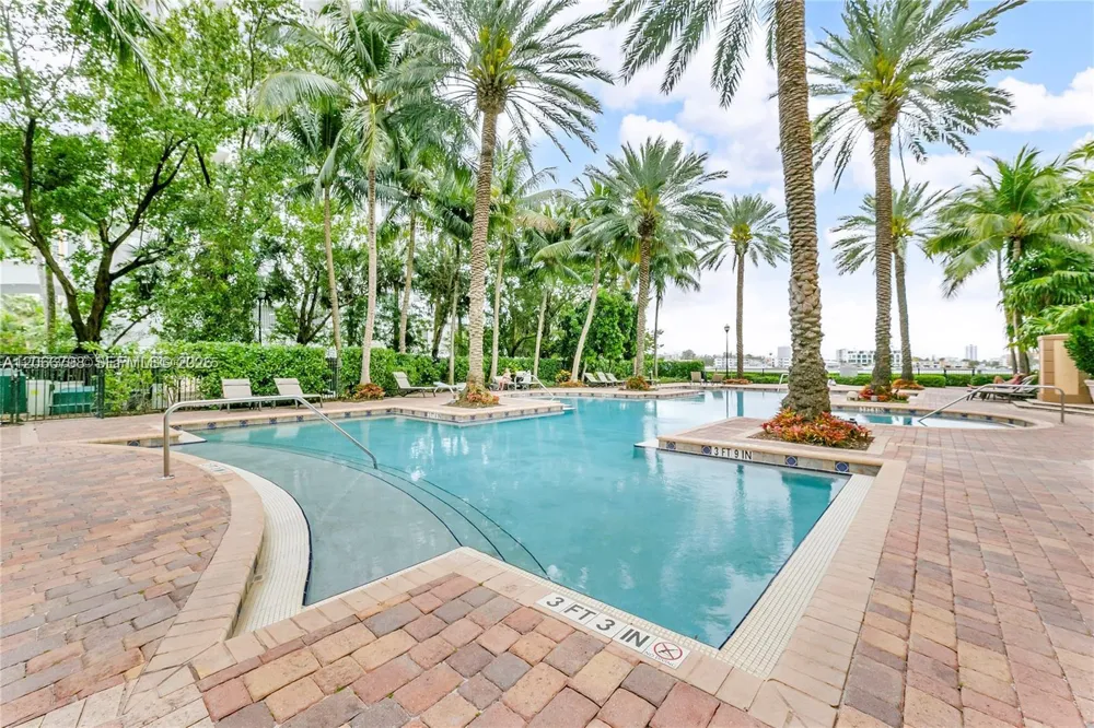 17100 Bay Rd #1501 Sunny Isles Beach, FL 33160