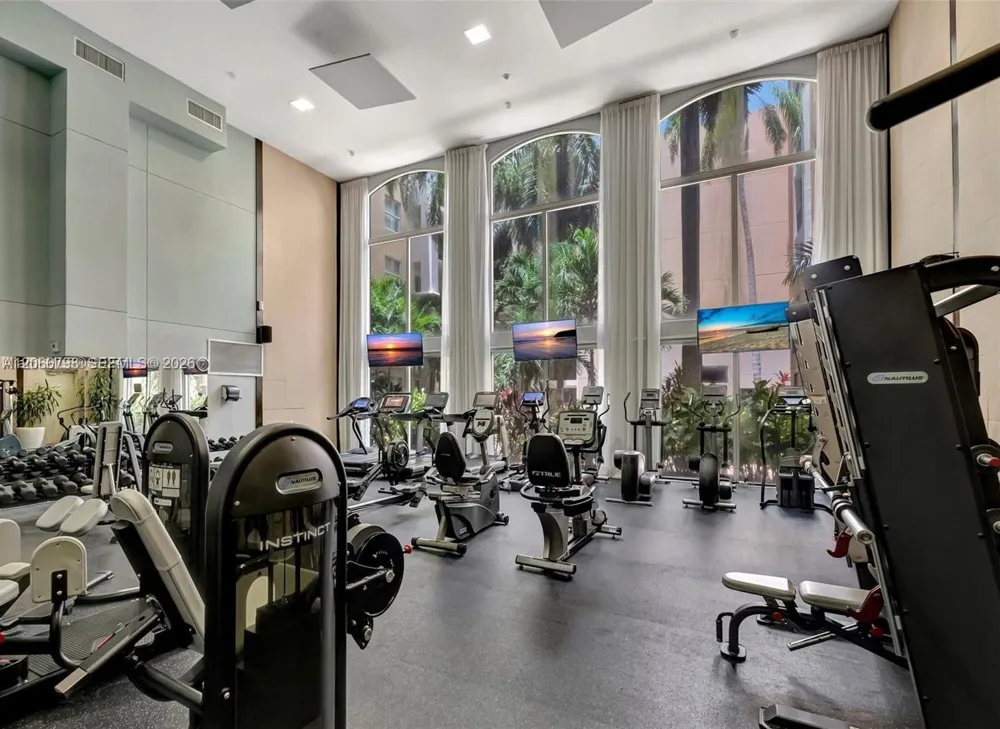 17100 Bay Rd #1501 Sunny Isles Beach, FL 33160