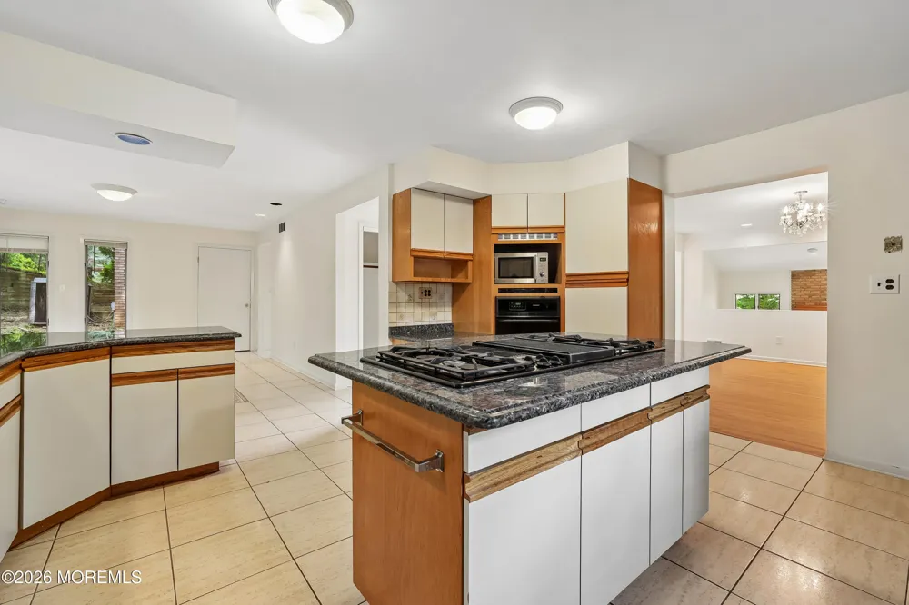 23 Ashley Drive Holmdel, NJ 07733