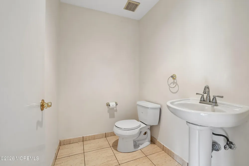 23 Ashley Drive Holmdel, NJ 07733