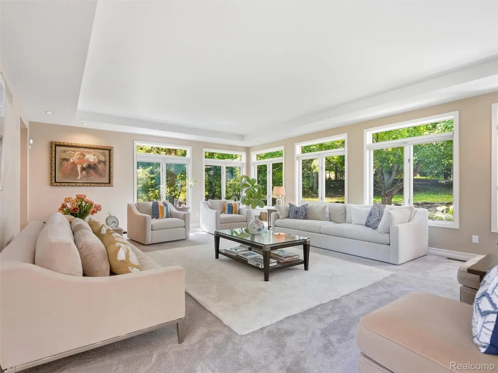 3104 Quarton Road Bloomfield Charter Township, MI 48304