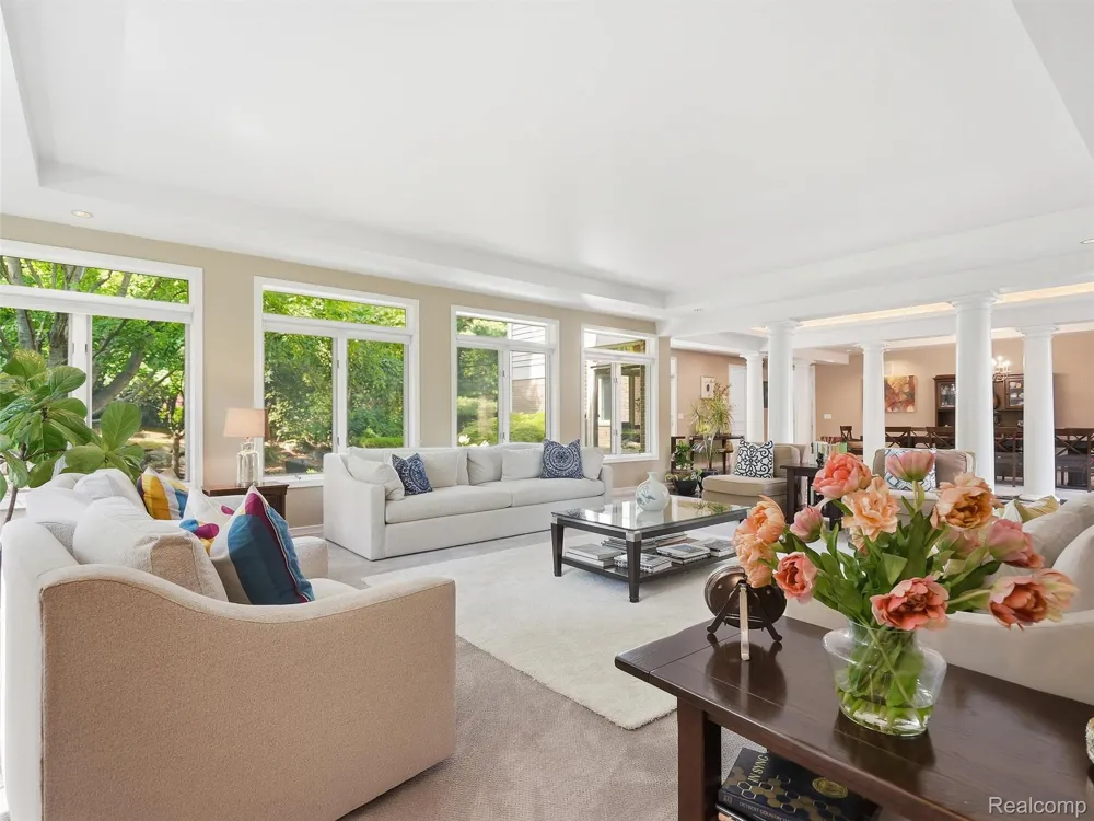 3104 Quarton Road Bloomfield Charter Township, MI 48304