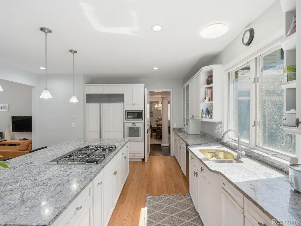 3104 Quarton Road Bloomfield Charter Township, MI 48304