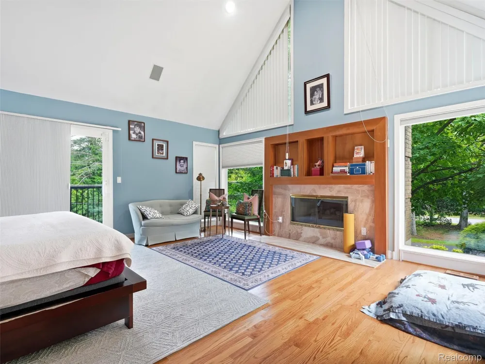 3104 Quarton Road Bloomfield Charter Township, MI 48304
