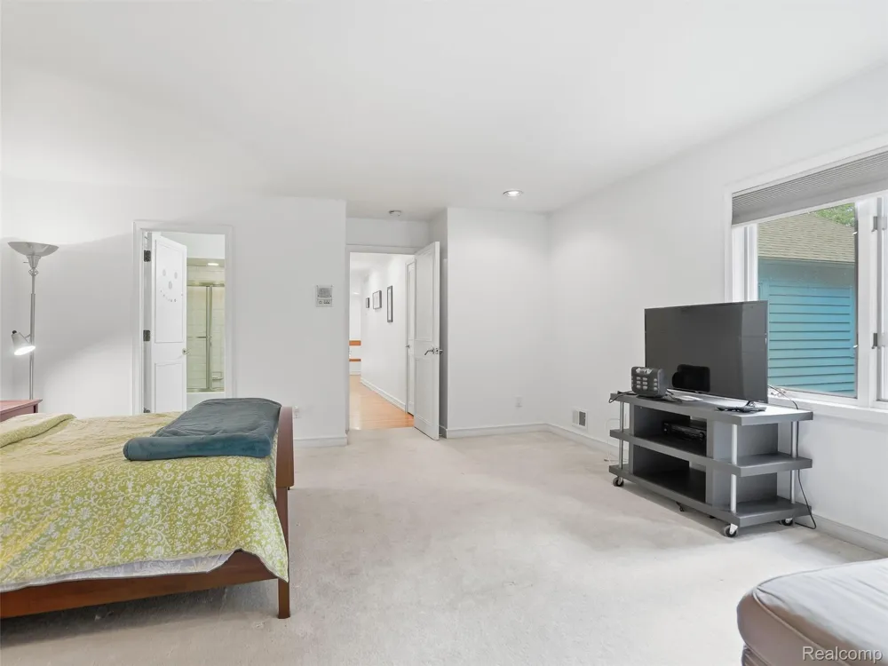 3104 Quarton Road Bloomfield Charter Township, MI 48304