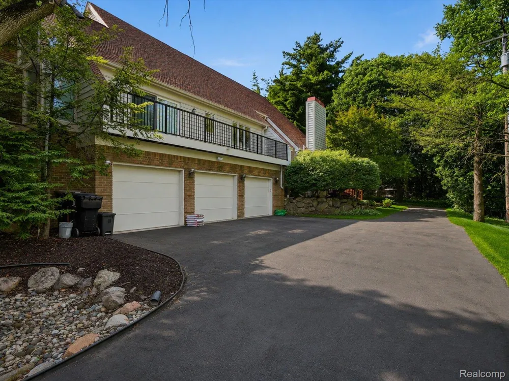 3104 Quarton Road Bloomfield Charter Township, MI 48304