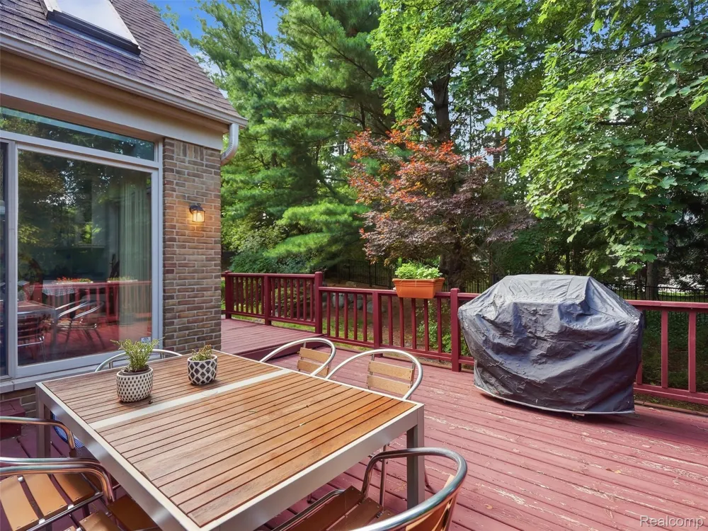 3104 Quarton Road Bloomfield Charter Township, MI 48304