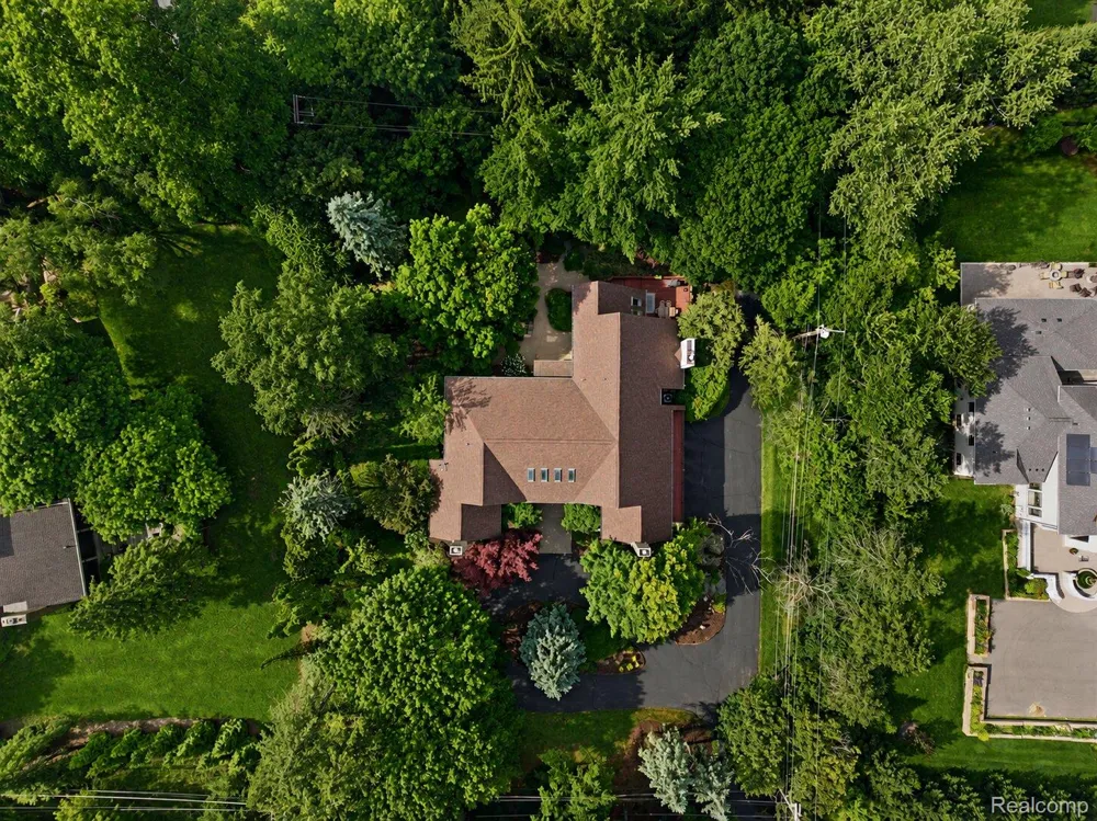 3104 Quarton Road Bloomfield Charter Township, MI 48304