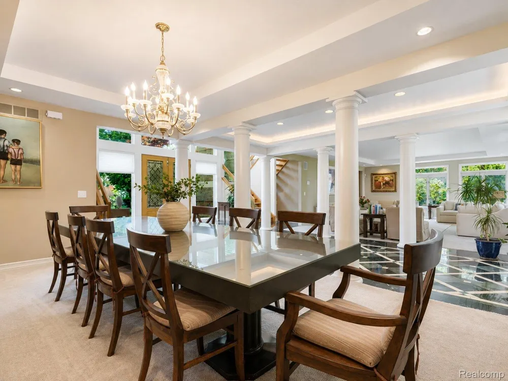 3104 Quarton Road Bloomfield Charter Township, MI 48304