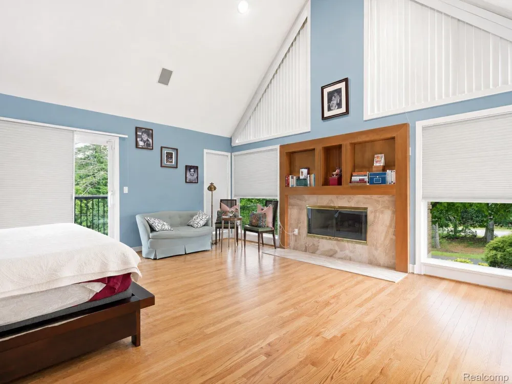 3104 Quarton Road Bloomfield Charter Township, MI 48304