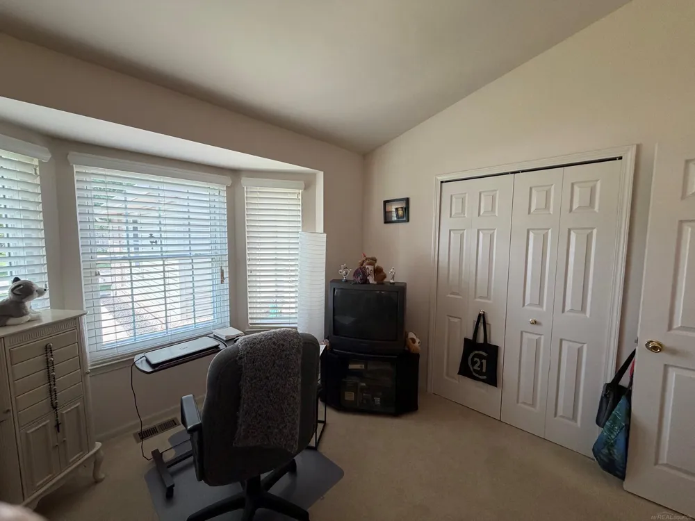 12215 Noonan Court Shelby Charter Township, MI 48315