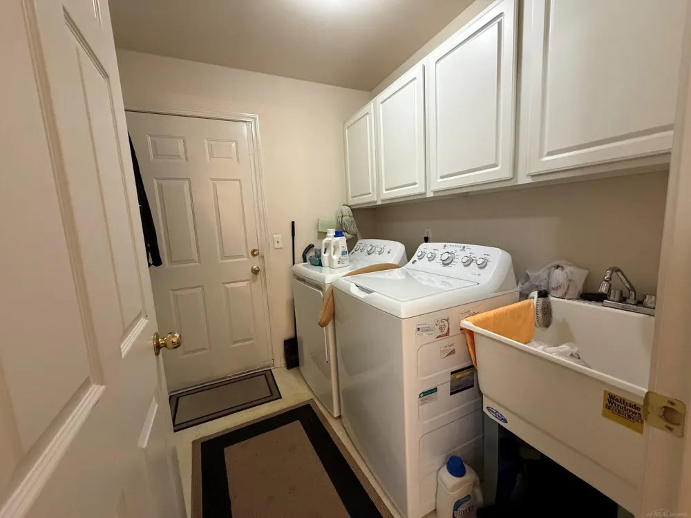 12215 Noonan Court Shelby Charter Township, MI 48315
