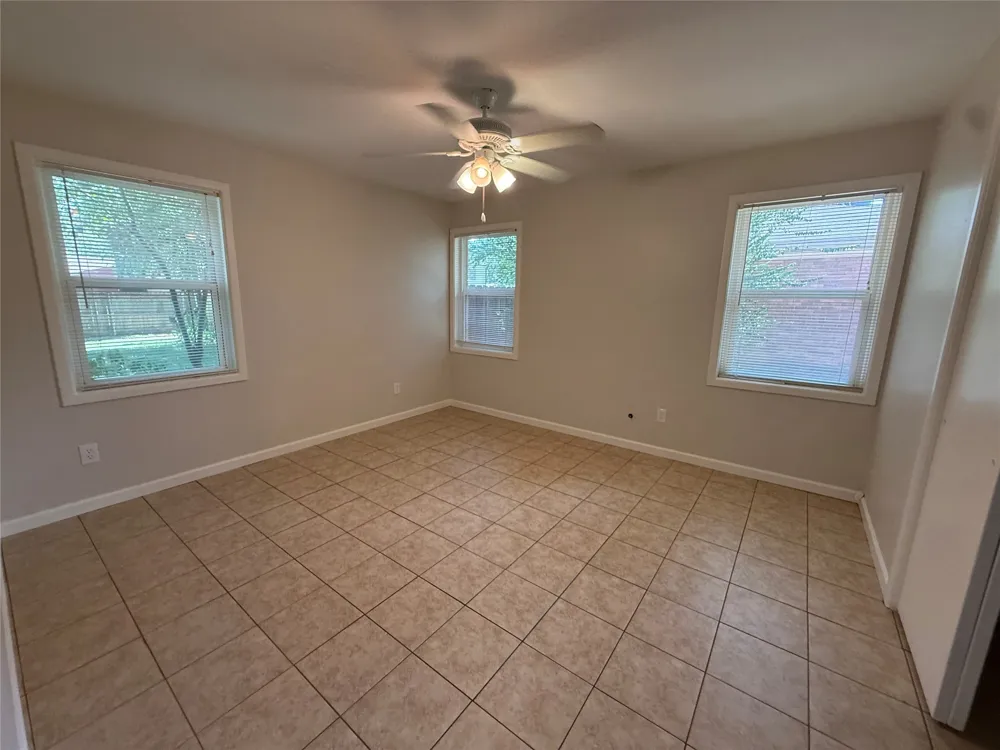 1915 Fairfax Drive Corsicana, TX 75110