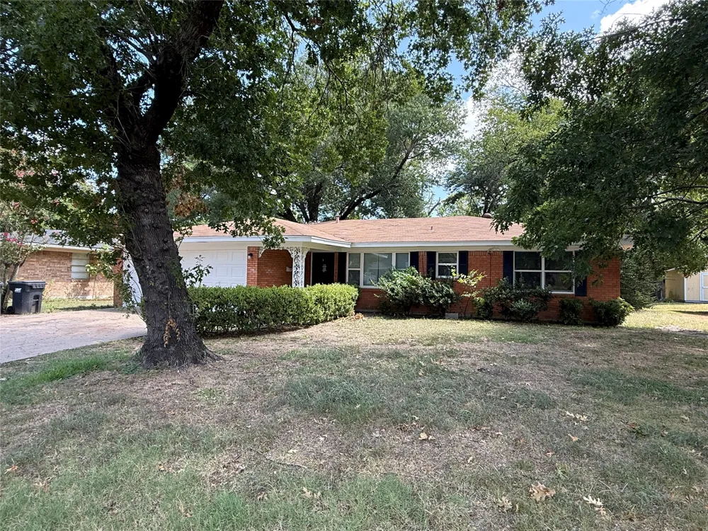 1915 Fairfax Drive Corsicana, TX 75110