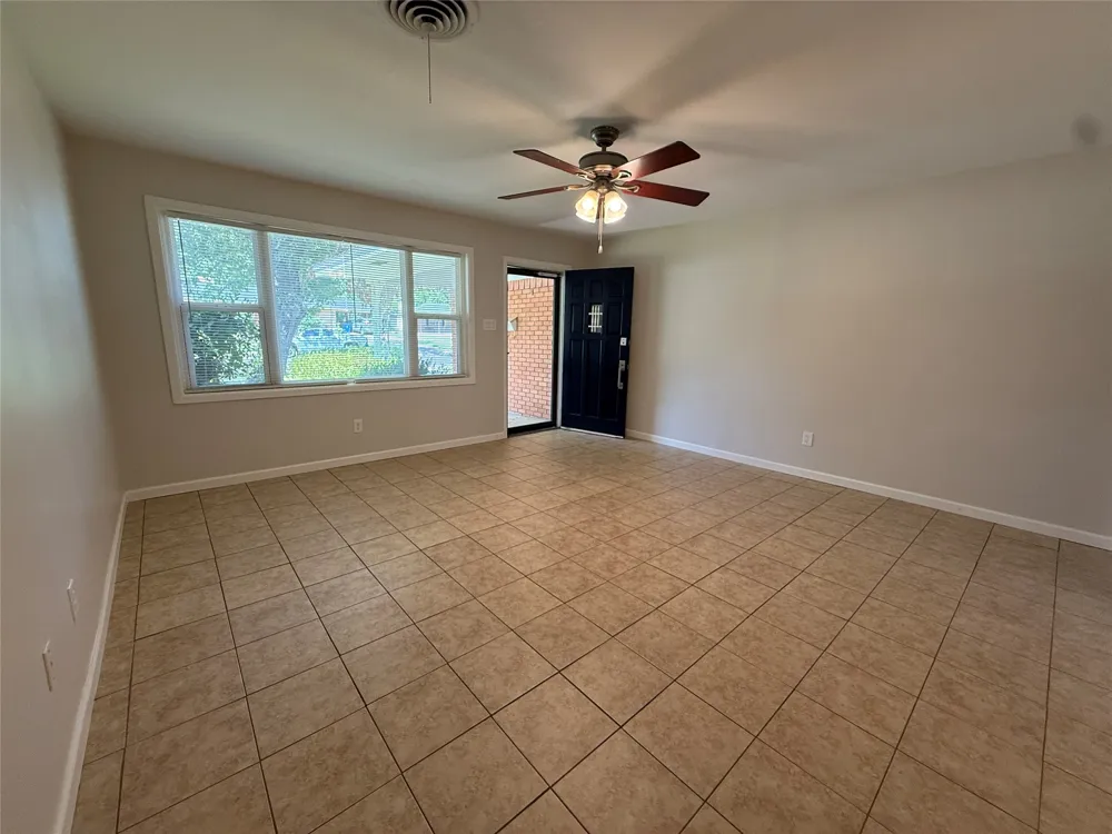 1915 Fairfax Drive Corsicana, TX 75110
