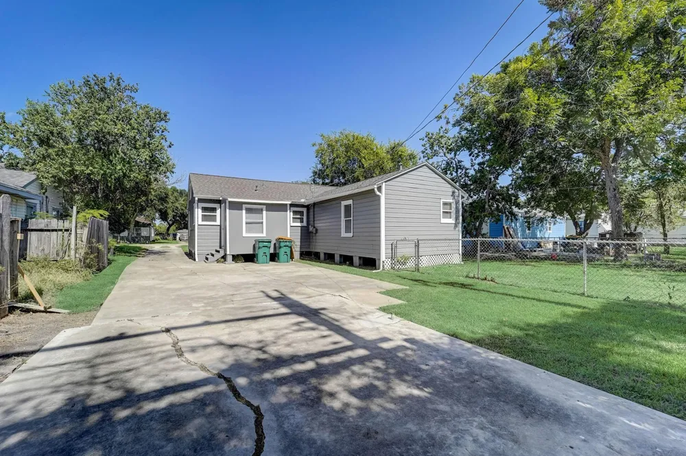 1420 Foreman Street La Marque, TX 77568