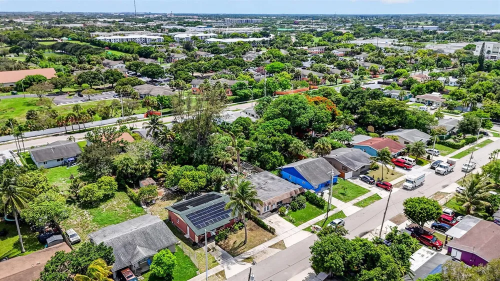 816 SW 3RD COURT Delray Beach, FL 33444