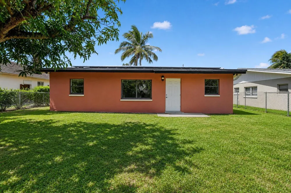 816 SW 3RD COURT Delray Beach, FL 33444