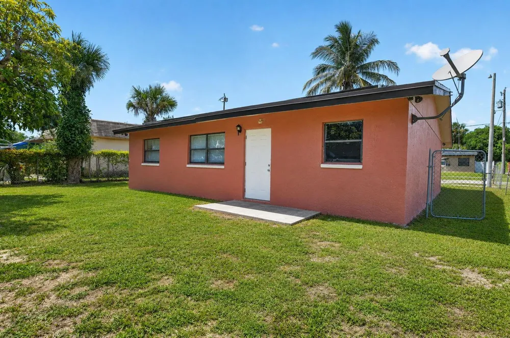 816 SW 3RD COURT Delray Beach, FL 33444