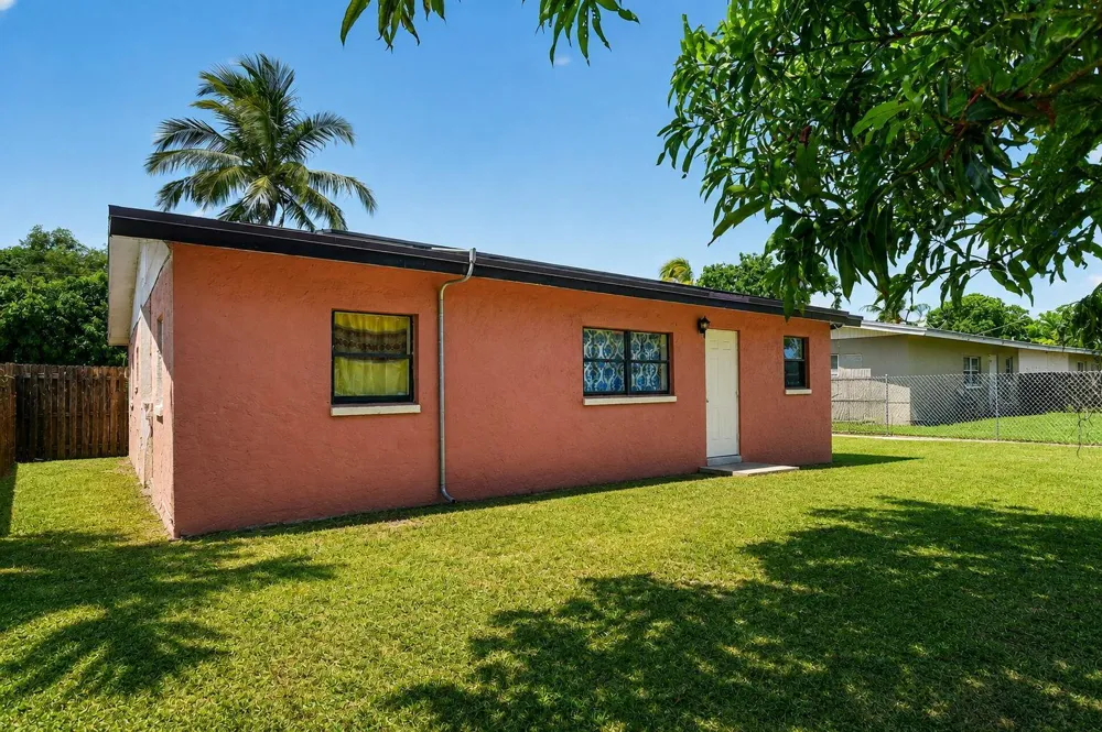 816 SW 3RD COURT Delray Beach, FL 33444