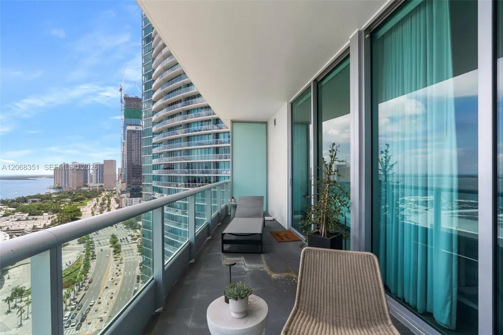 900 Biscayne Blvd #3103 Miami, FL 33132