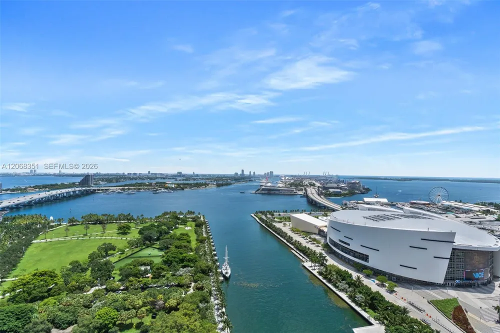 900 Biscayne Blvd #3103 Miami, FL 33132