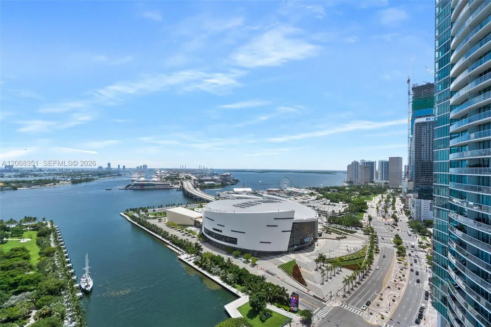 900 Biscayne Blvd #3103 Miami, FL 33132