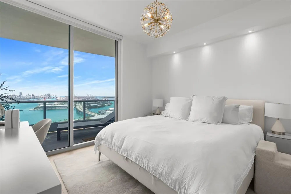 900 Biscayne Blvd #3103 Miami, FL 33132