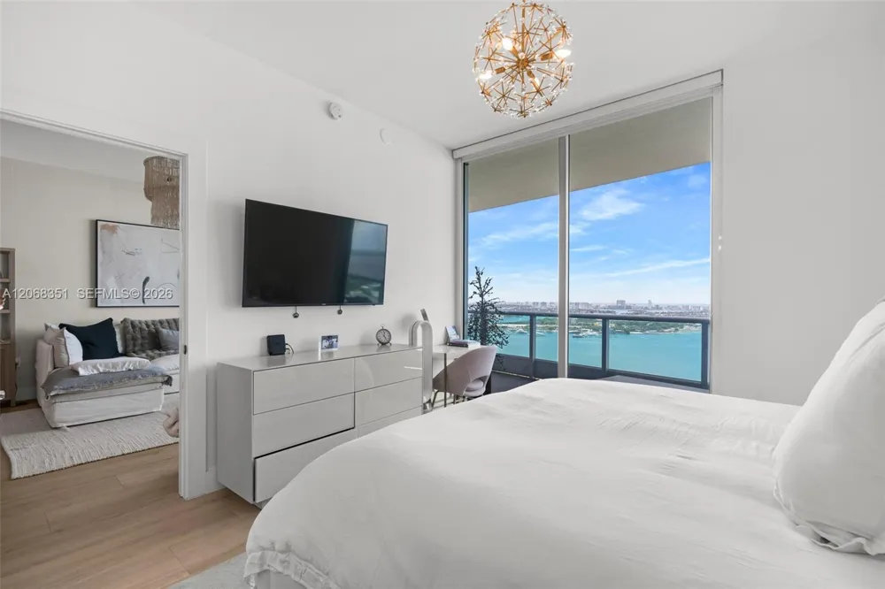 900 Biscayne Blvd #3103 Miami, FL 33132