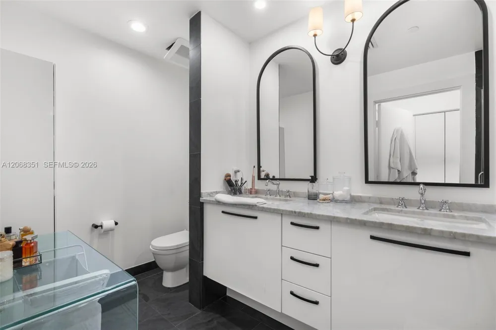 900 Biscayne Blvd #3103 Miami, FL 33132