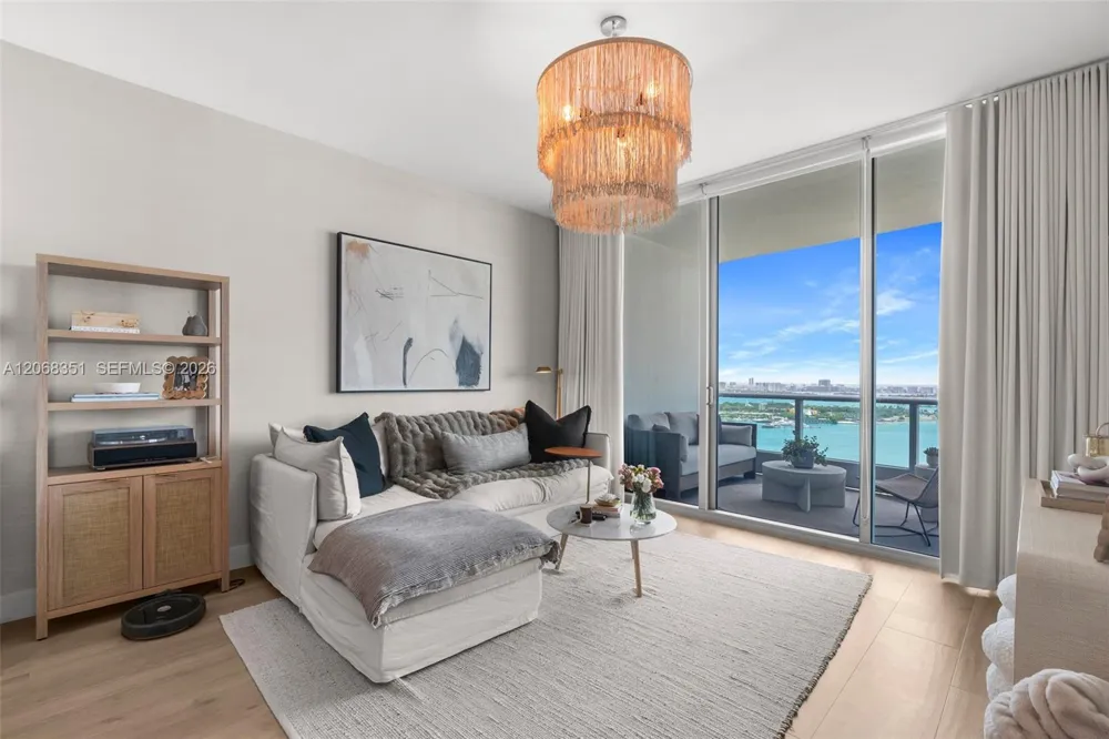 900 Biscayne Blvd #3103 Miami, FL 33132
