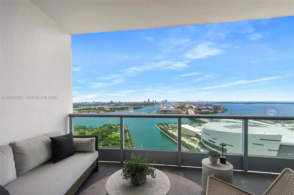 900 Biscayne Blvd #3103 Miami, FL 33132