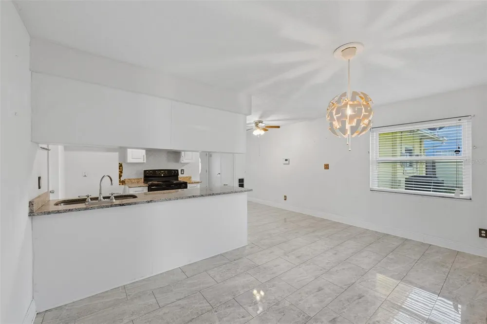 9810 54TH STREET Temple Terrace, FL 33617