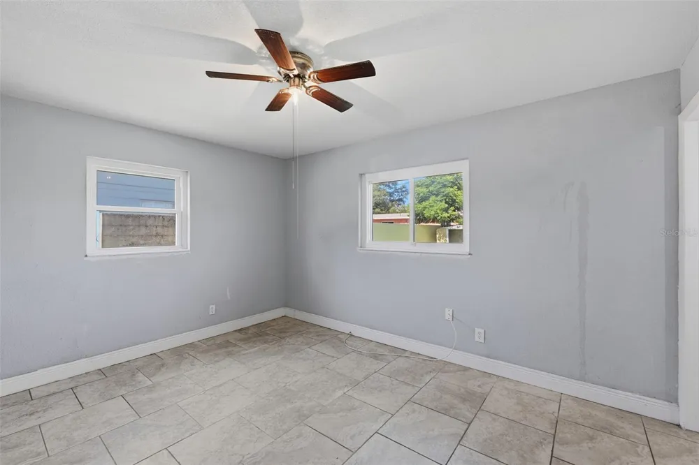 9810 54TH STREET Temple Terrace, FL 33617
