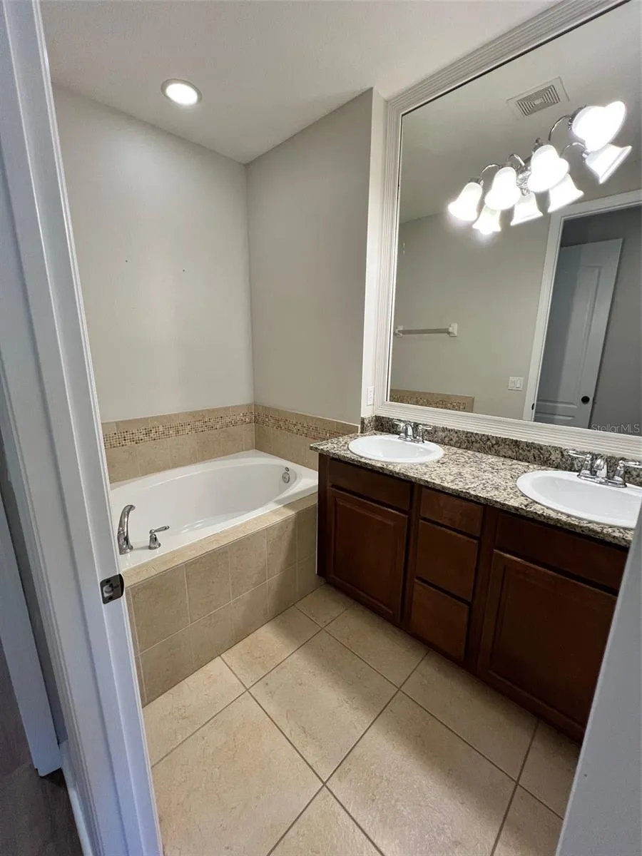 1853 GARDEN SAGE DRIVE Oviedo, FL 32765