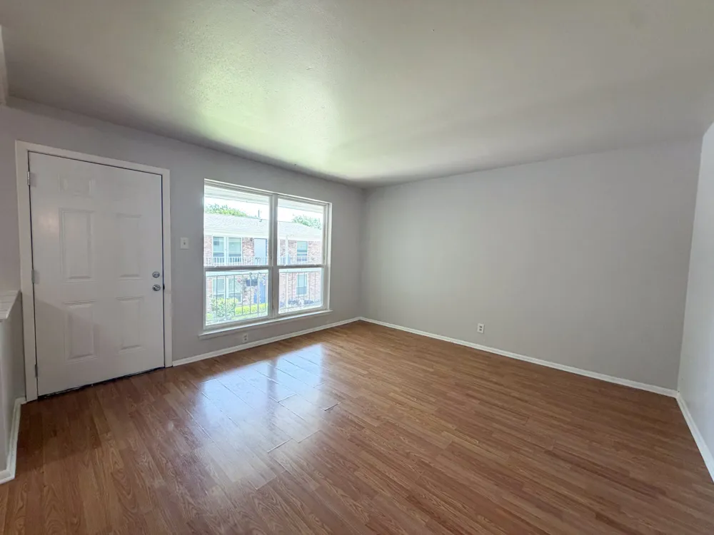 518 Rogers Street #202 Waxahachie, TX 75165