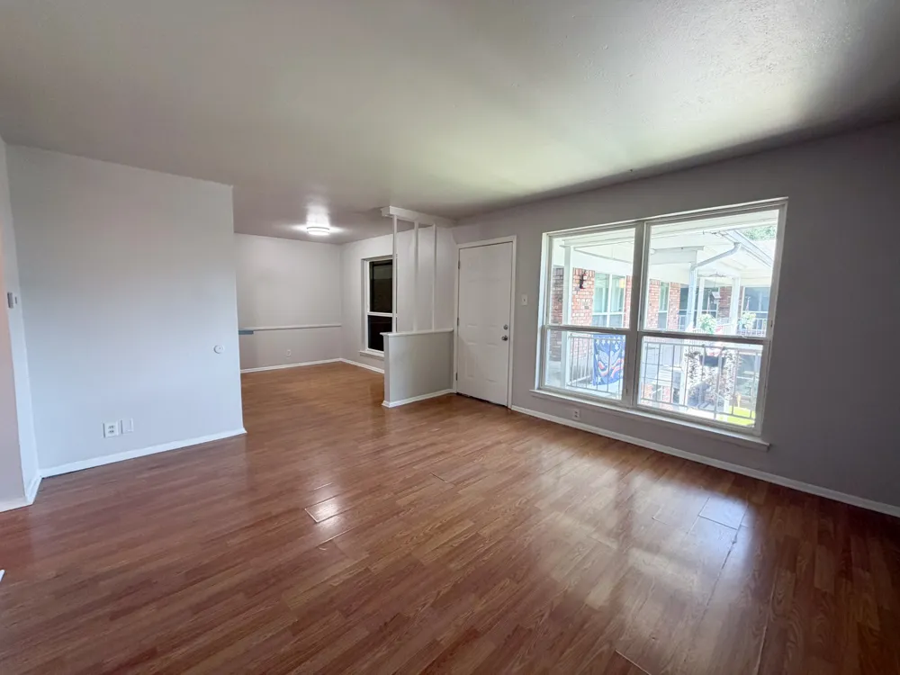 518 Rogers Street #202 Waxahachie, TX 75165