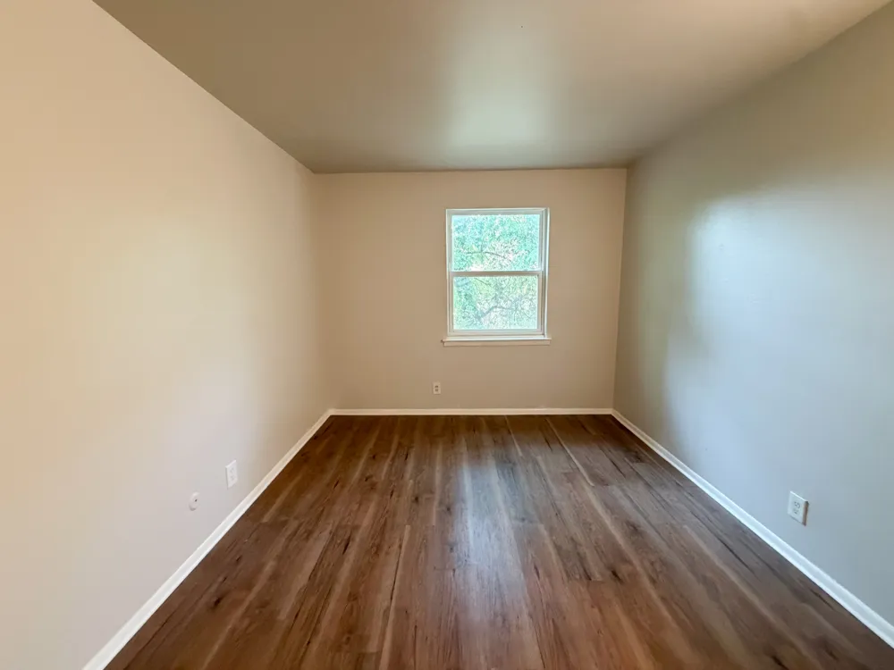518 Rogers Street #202 Waxahachie, TX 75165