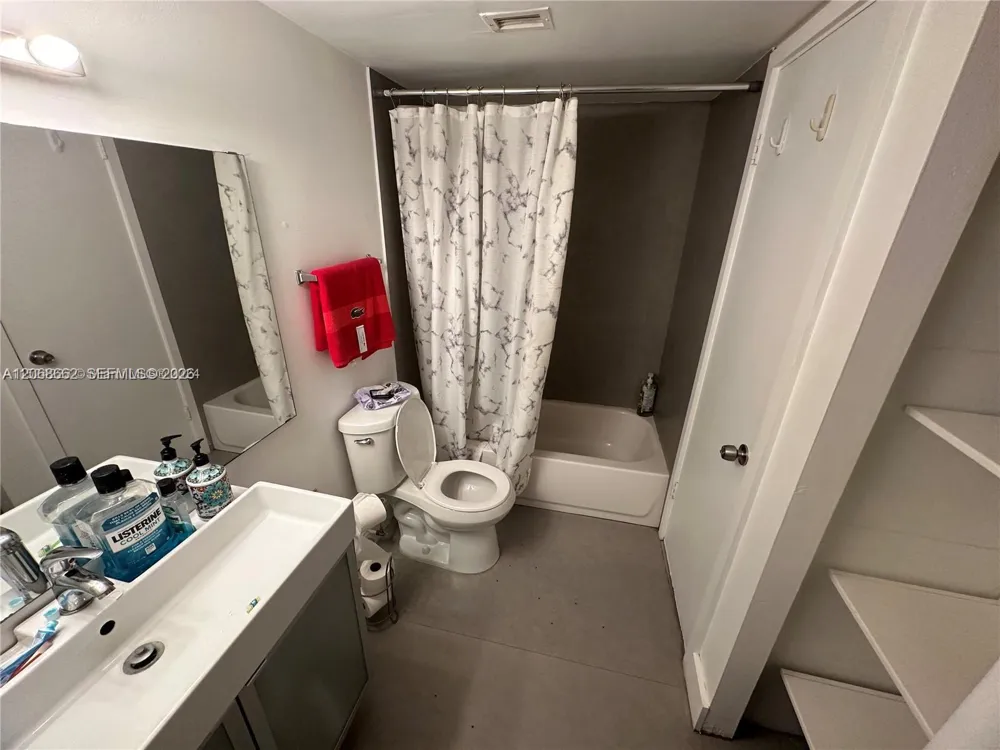 486 NW 165th St #b-303 Miami, FL 33169