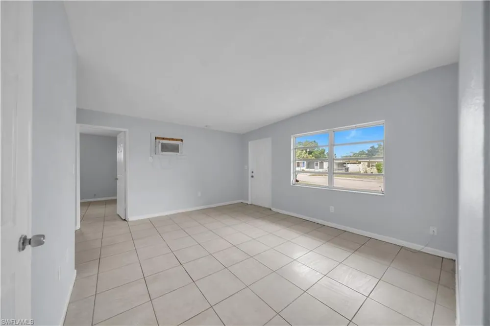 1527 Gardenia Avenue Fort Myers, FL 33916