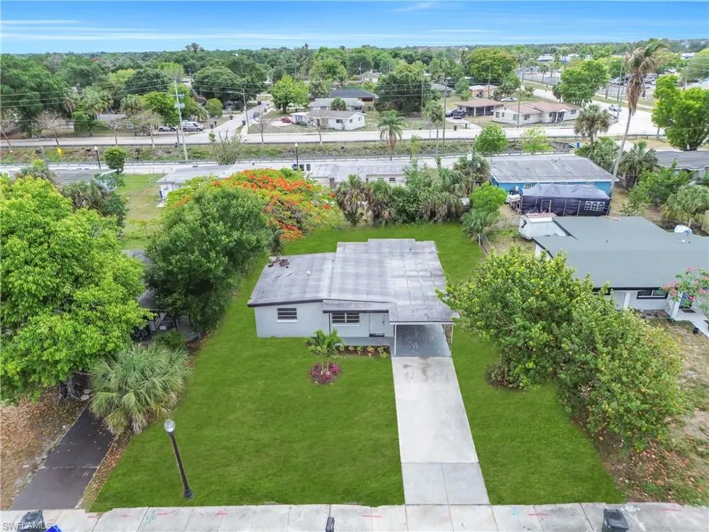 1527 Gardenia Avenue Fort Myers, FL 33916