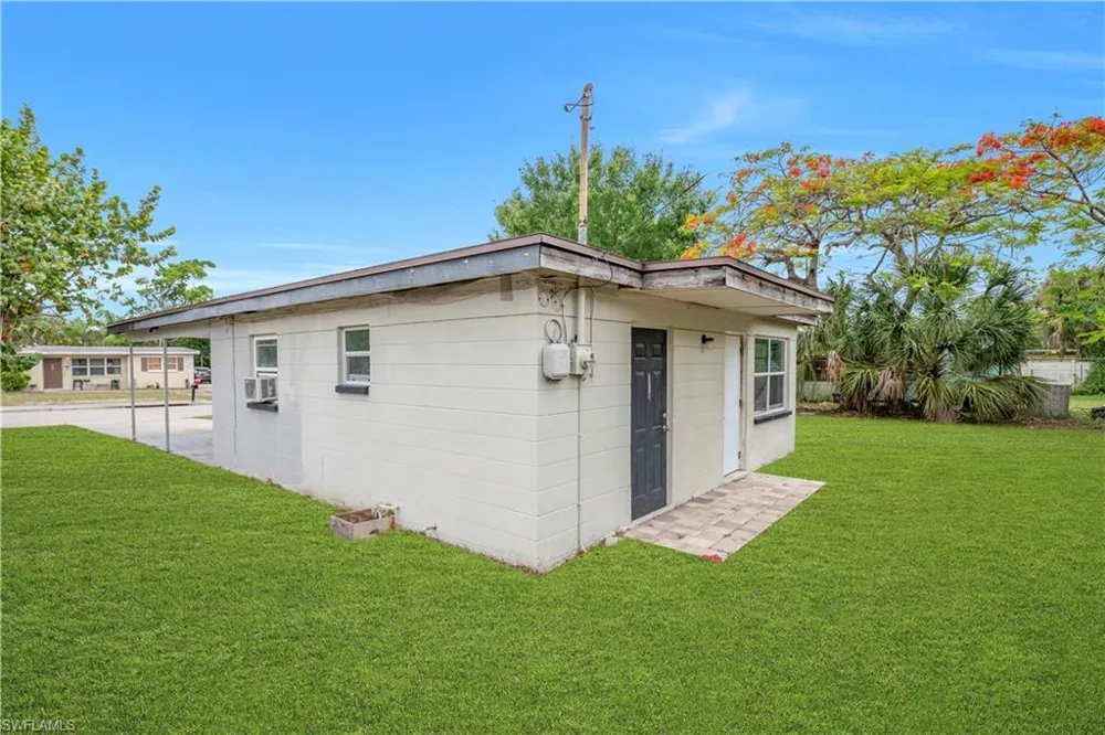 1527 Gardenia Avenue Fort Myers, FL 33916