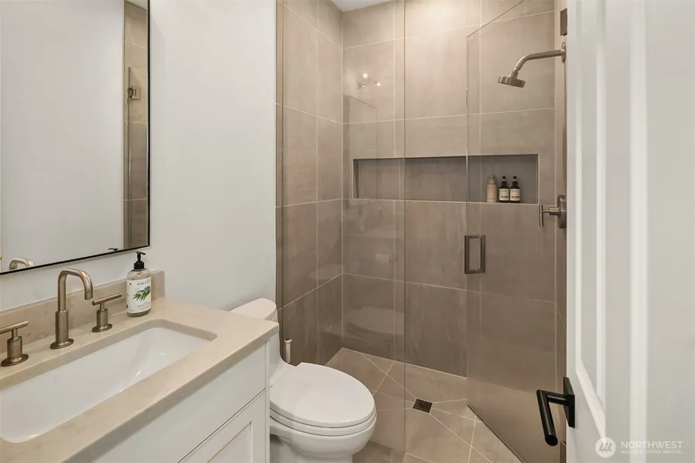 24046 SE 9th Court Sammamish, WA 98075