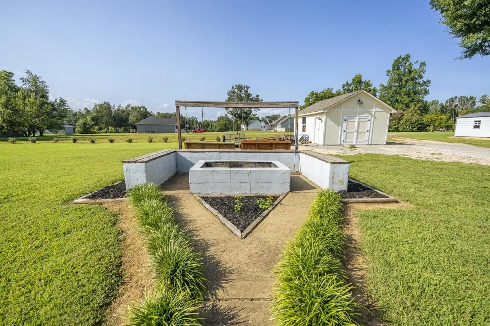 1150 PINHOOK DR Savannah, TN 38372