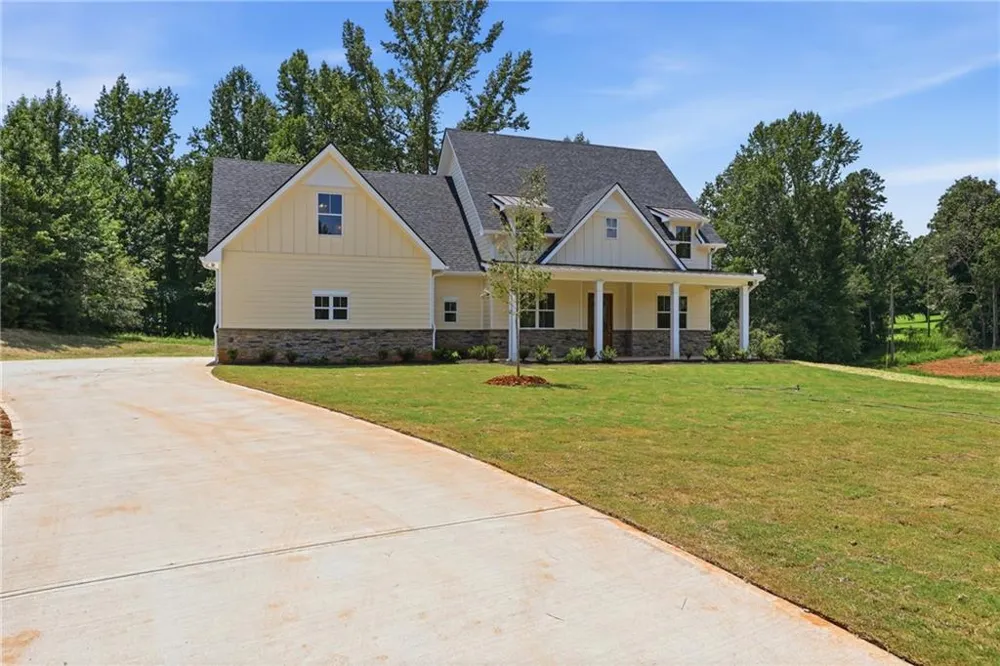 114 Grove Park Drive Cornelia, GA 30531