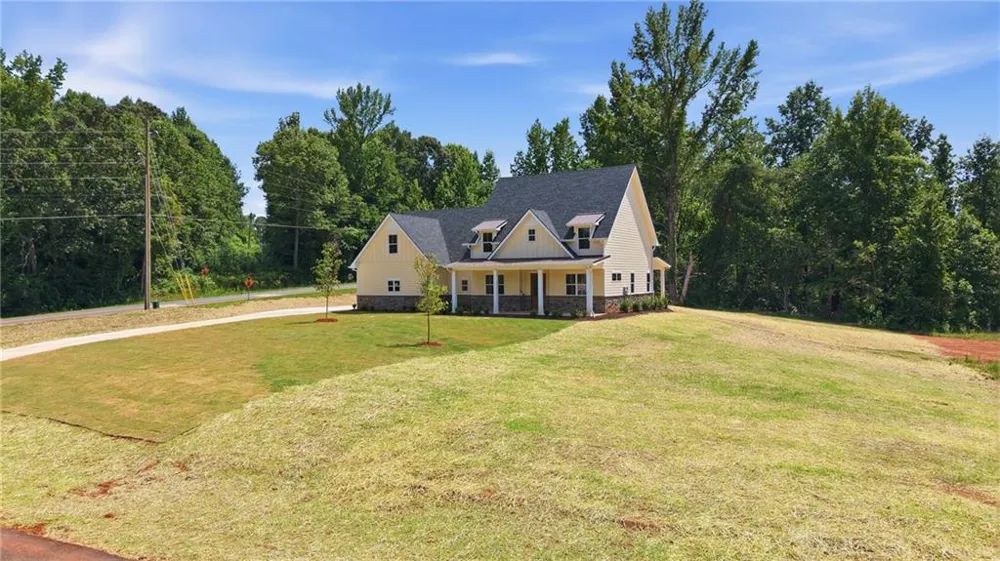 114 Grove Park Drive Cornelia, GA 30531