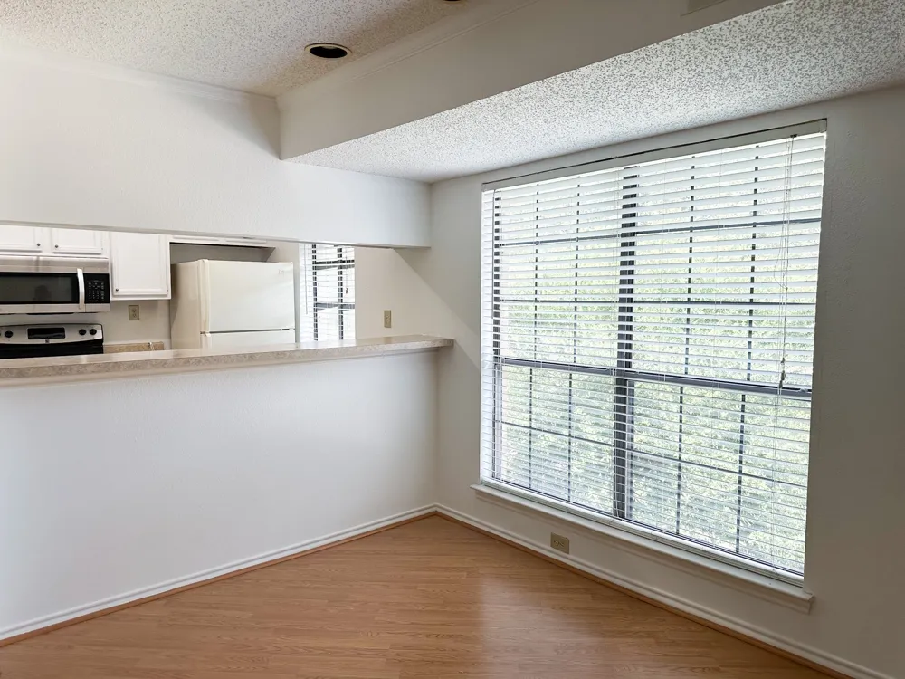 16301 Ledgemont Lane #273B Addison, TX 75001