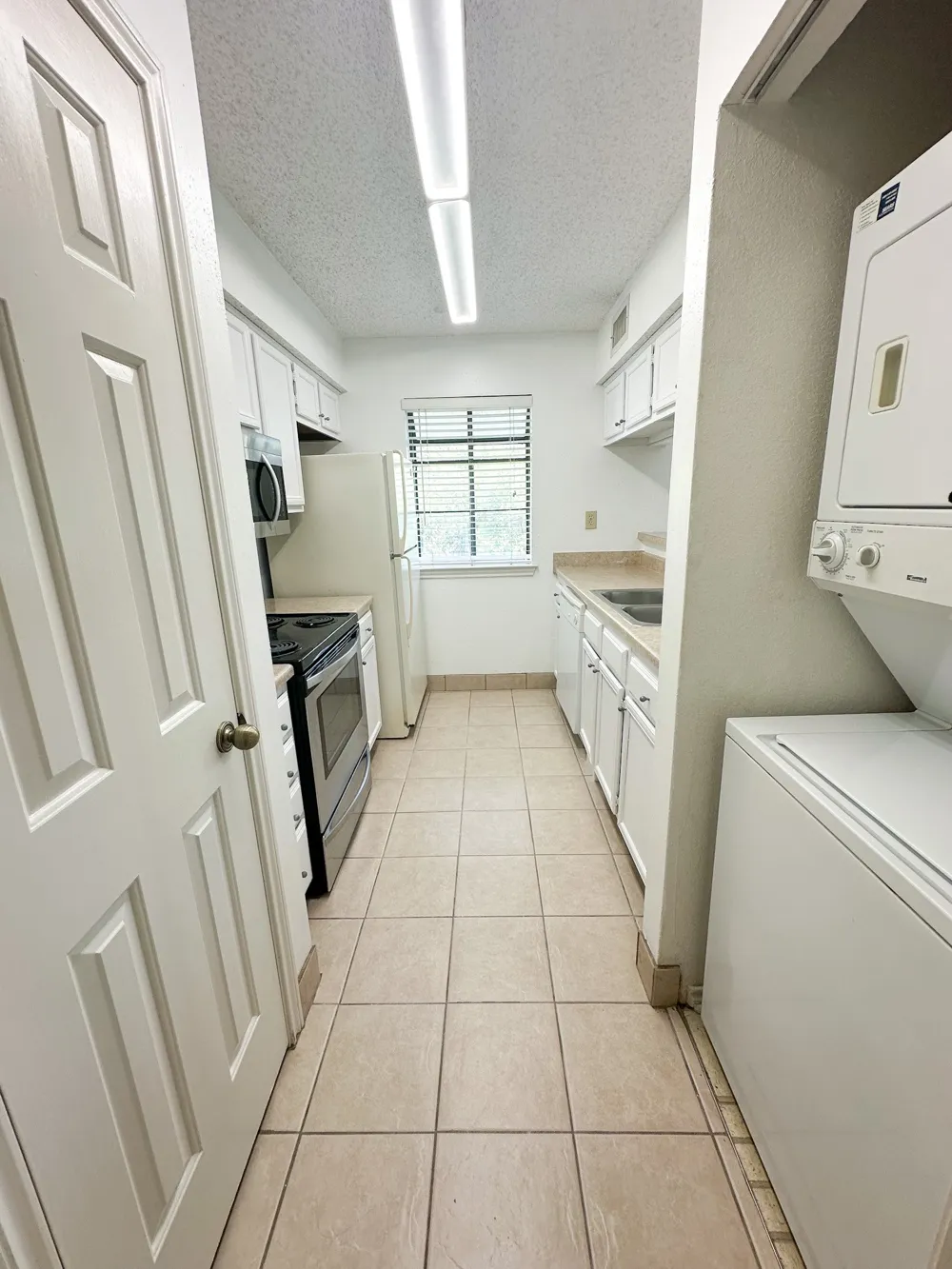 16301 Ledgemont Lane #273B Addison, TX 75001