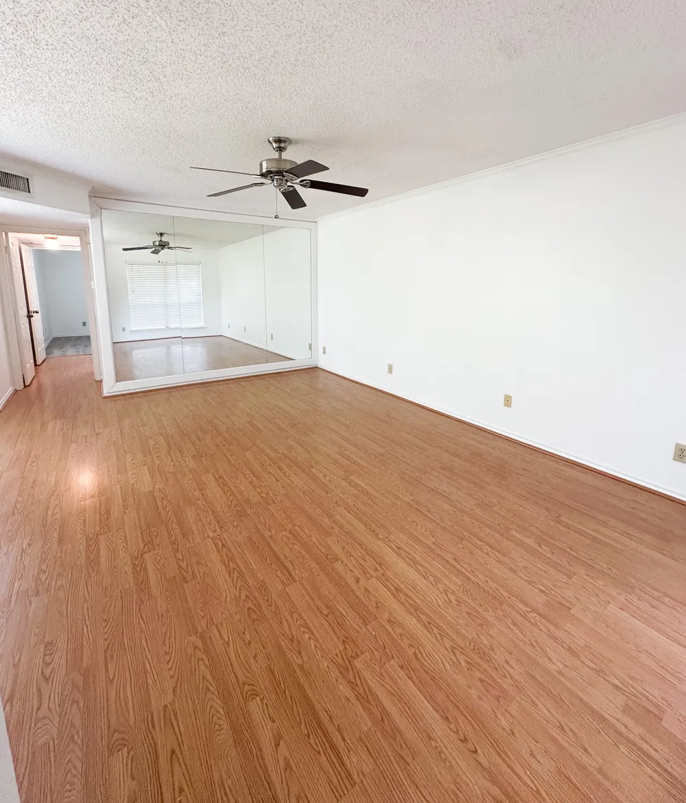 16301 Ledgemont Lane #273B Addison, TX 75001